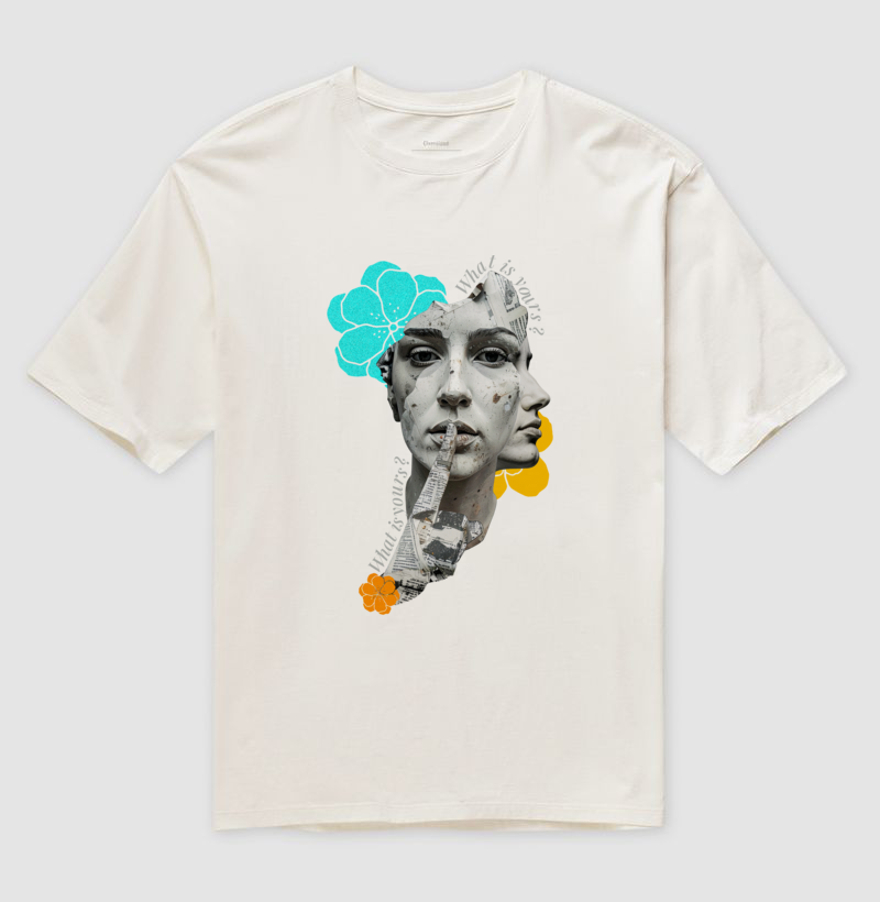 Camiseta Oversized 7TREE offwhite fundo branco, mostrando a amplitude do corte.